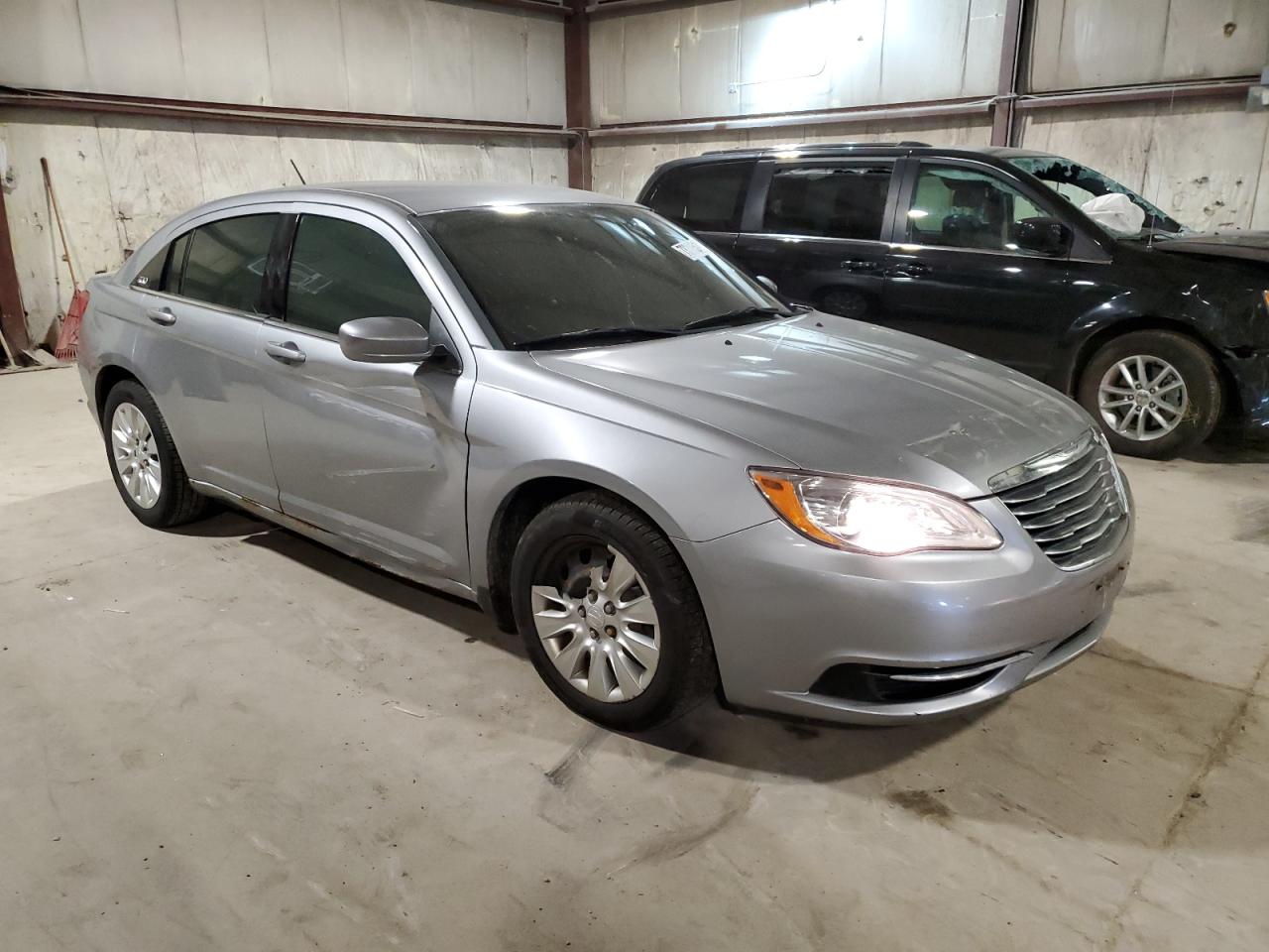 2014 Chrysler 200 - Image 4