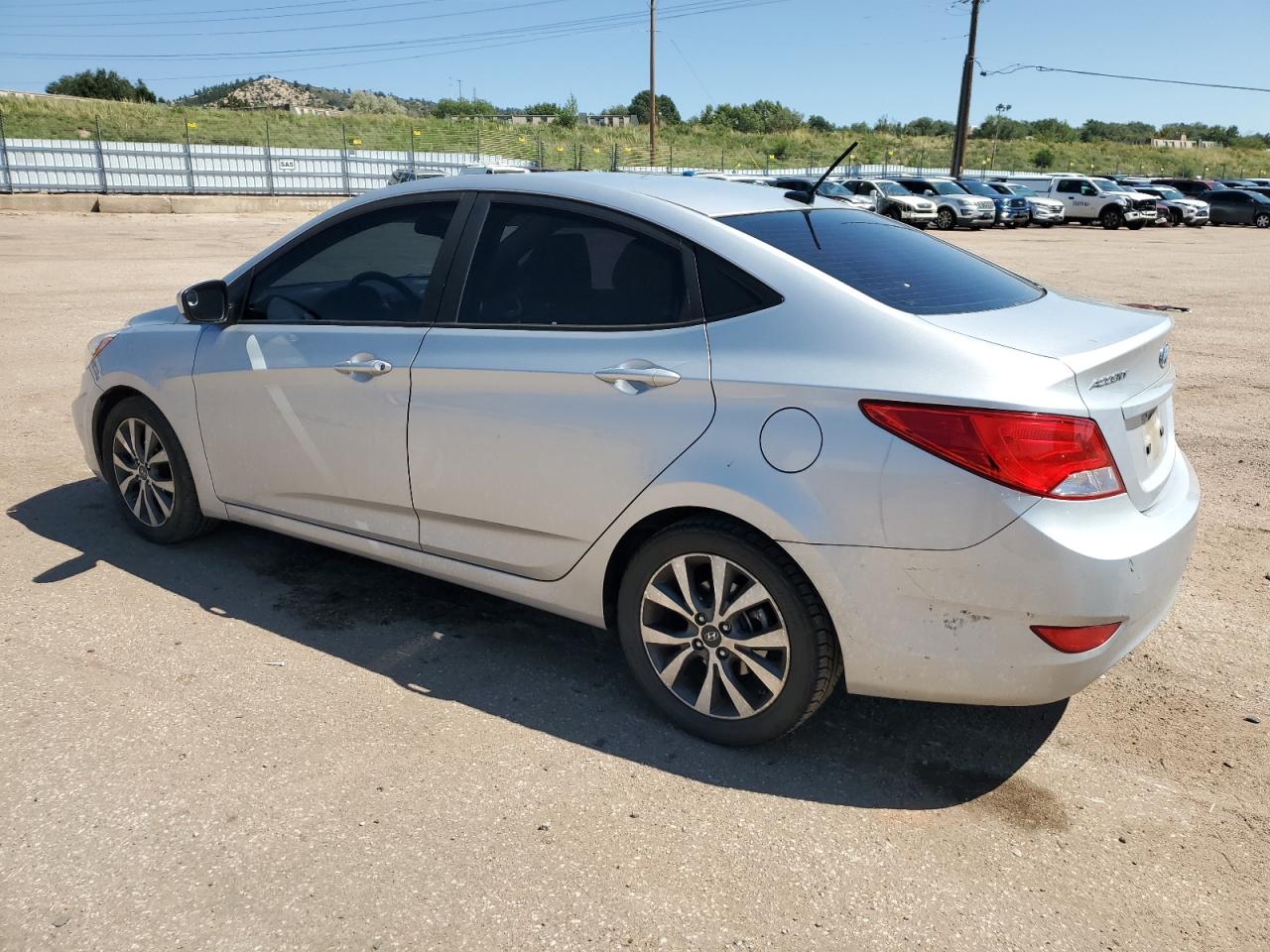 KMHCT4AE4HU350592 2017 HYUNDAI ACCENT - Image 2