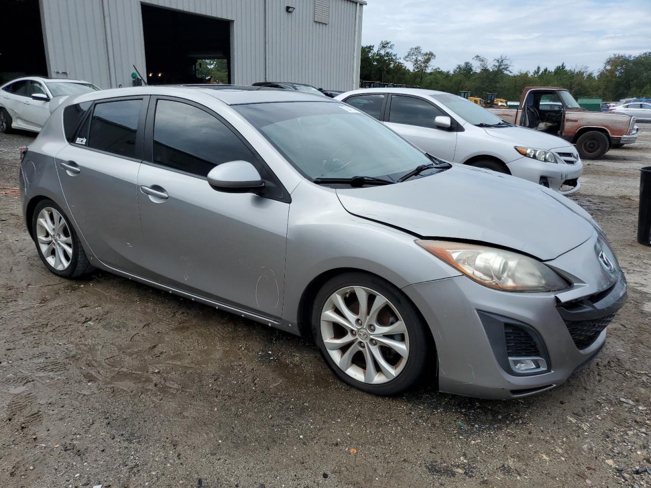 JM1BL1M56B1363220 2011 Mazda 3 S