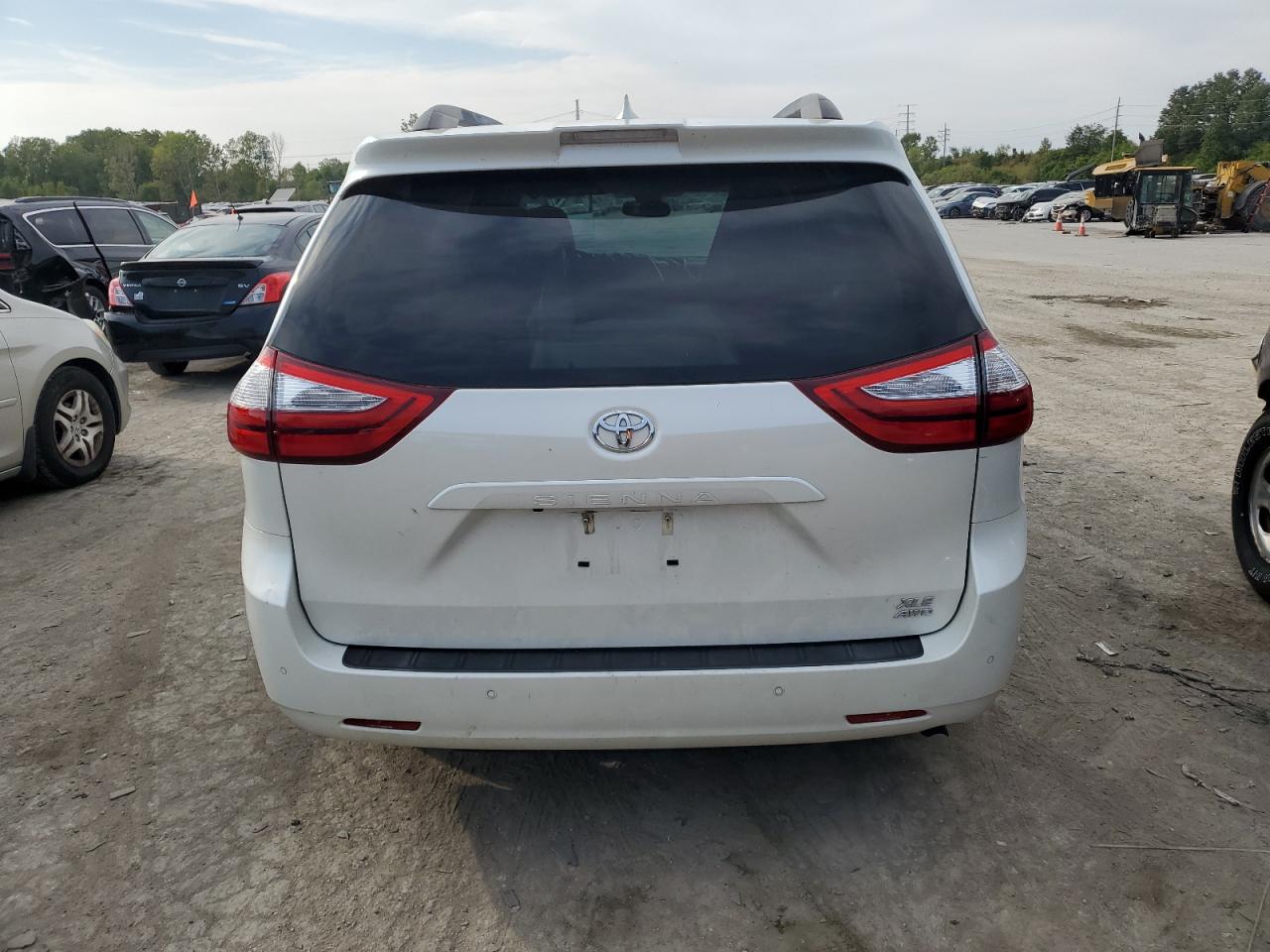 2018 Toyota Sienna Xle VIN: 5TDDZ3DC8JS209529 Lot: 71678684