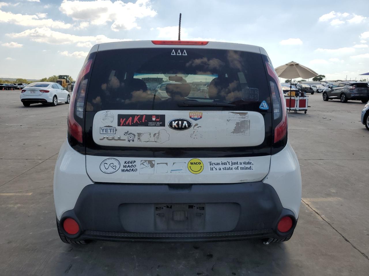 KNDJN2A22G7266588 2016 Kia Soul