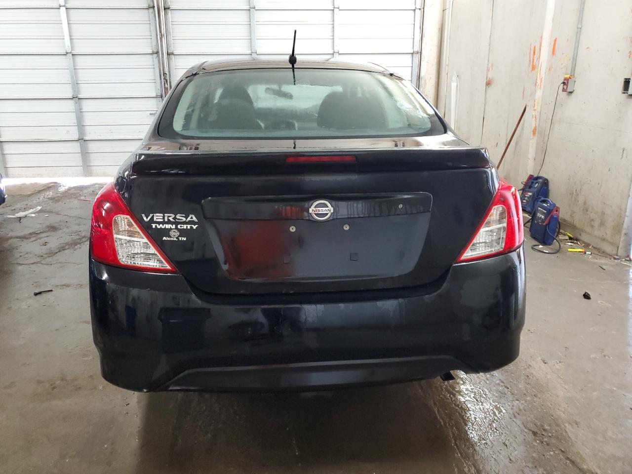 3N1CN7APXJL810875 2018 Nissan Versa S