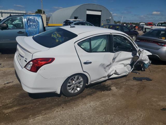  NISSAN VERSA 2017 Білий