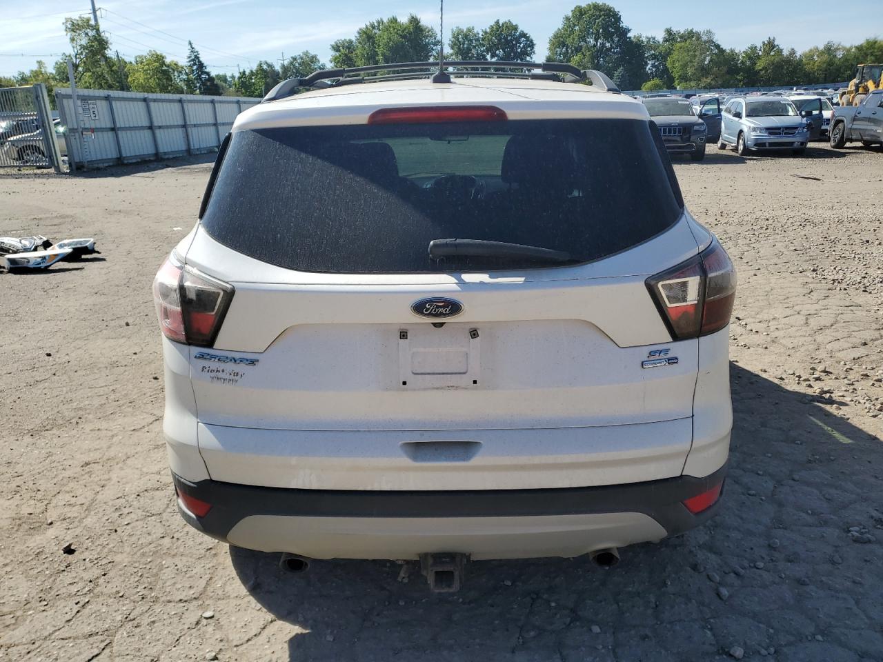 1FMCU9G95HUB50454 2017 Ford Escape Se