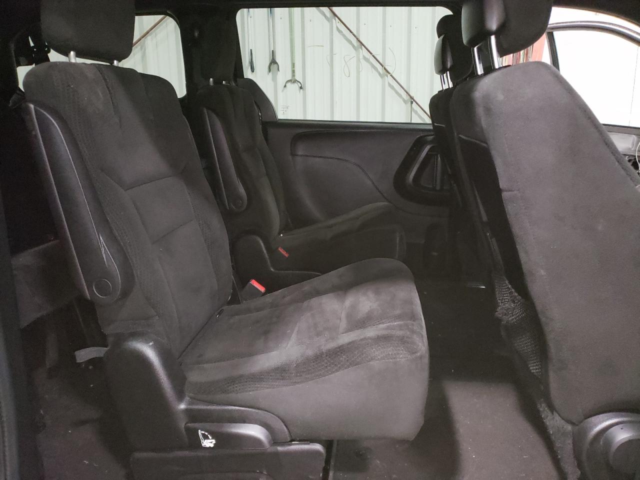 2016 Dodge Caravan - Image 11