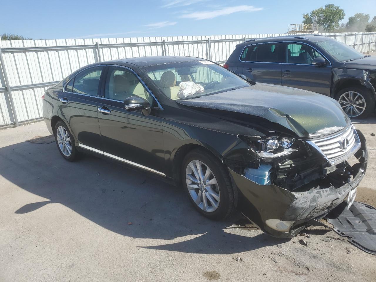2010 Lexus ES - Image 4