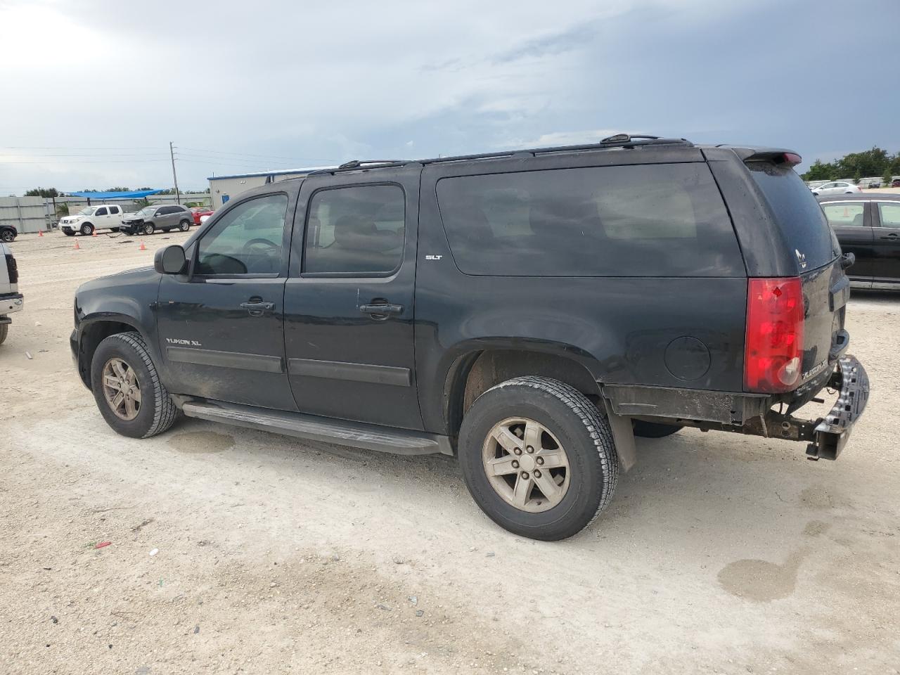 2014 GMC Yukon Xl C1500 Slt VIN: 1GKS1KE01ER203495 Lot: 70235184