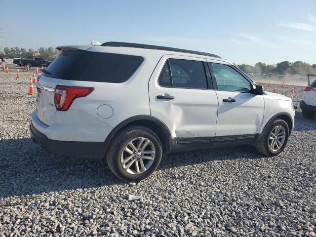 Parquets FORD EXPLORER 2017 Biały