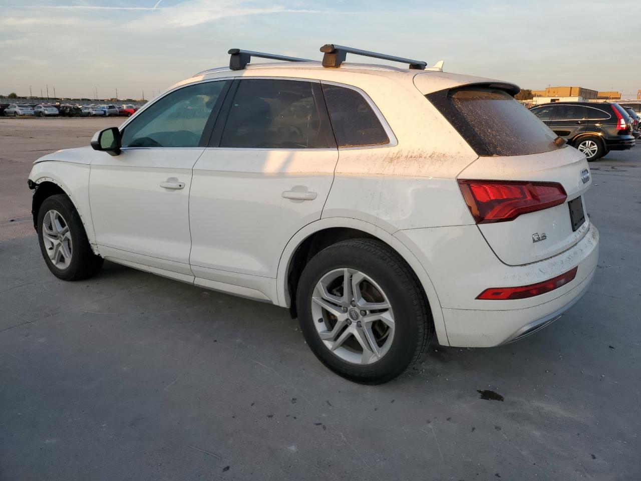 WA1ANAFY7K2070251 2019 AUDI Q5 - Image 2