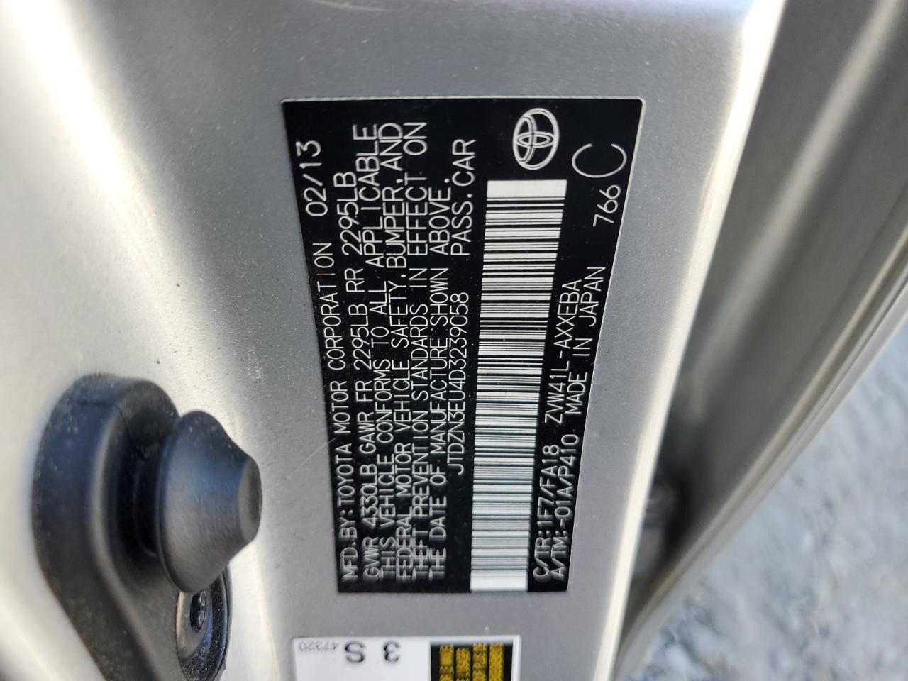 2013 Toyota Prius - Image 12