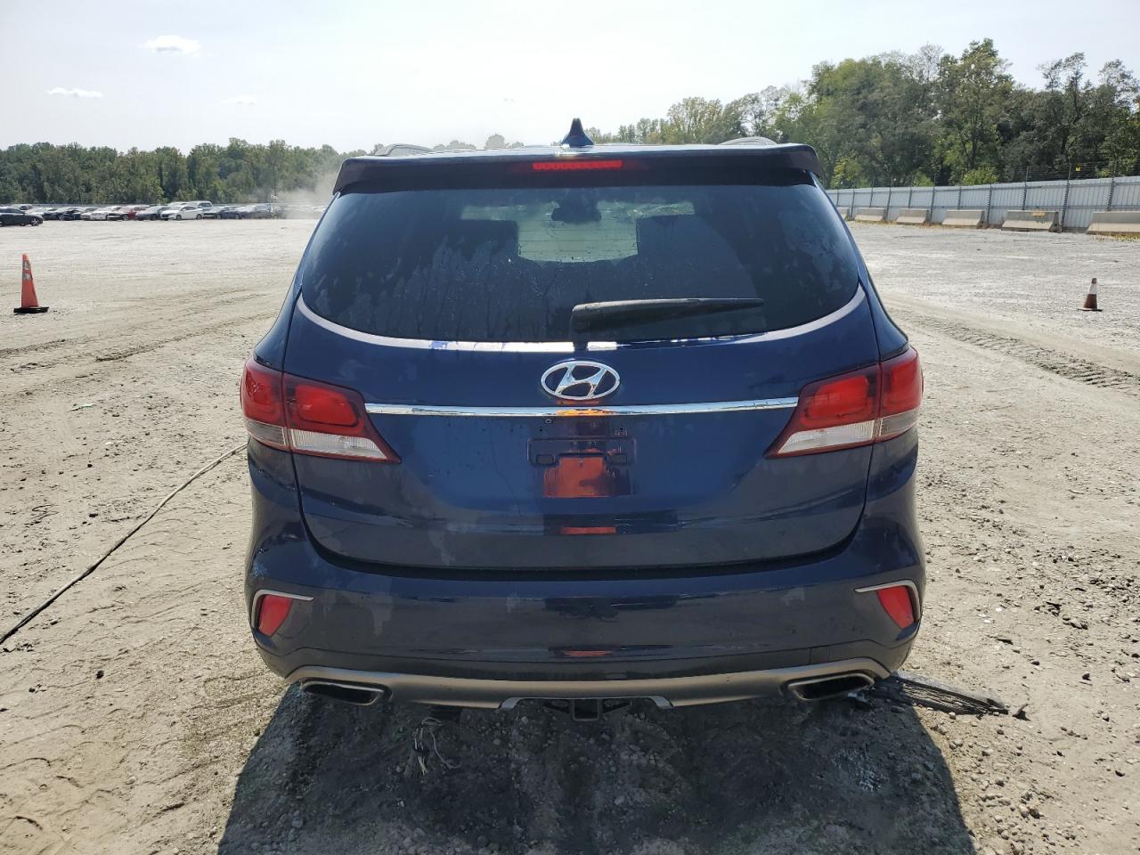 KM8SM4HF0HU184711 2017 Hyundai Santa Fe Se