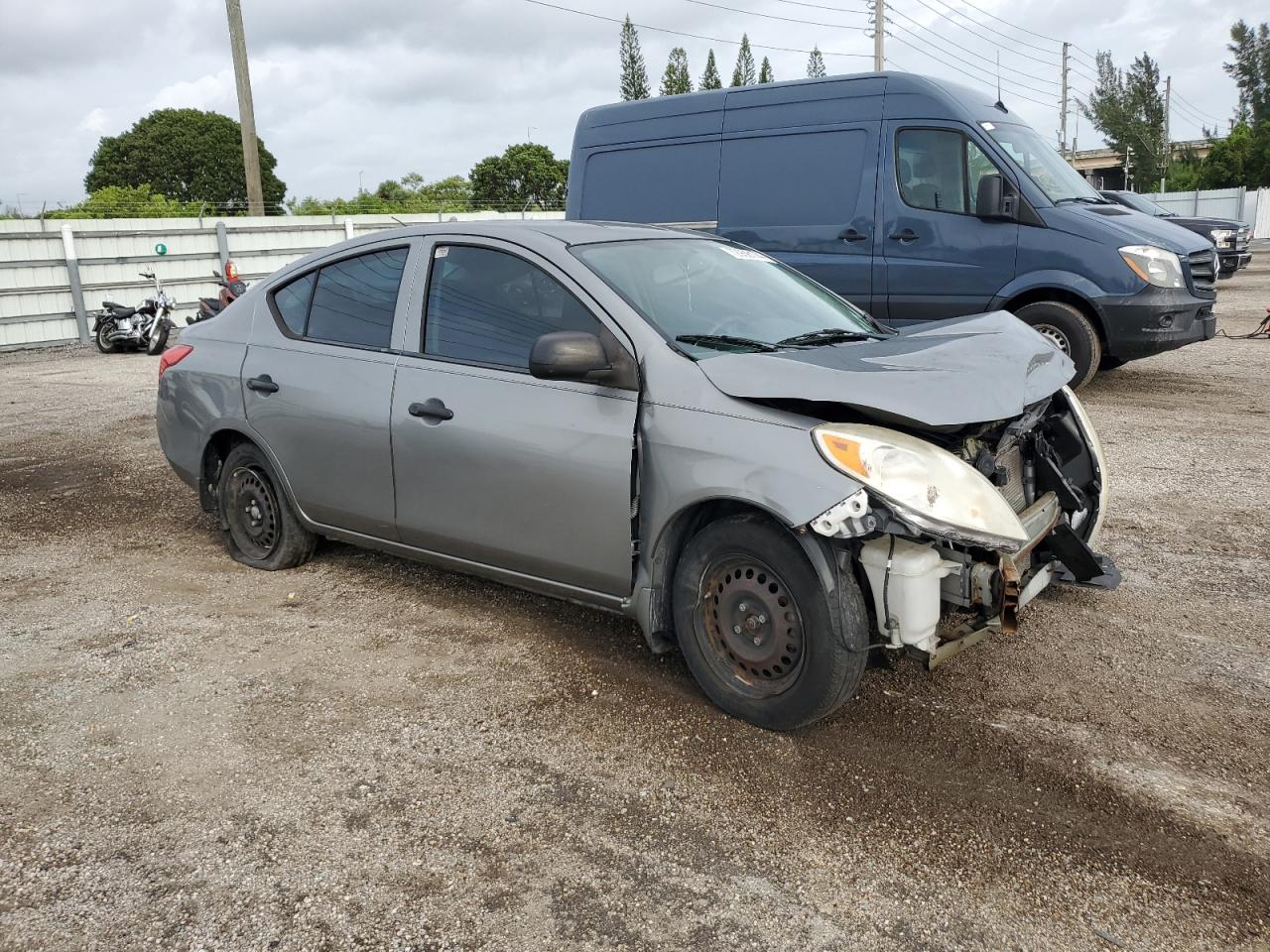 VIN 3N1CN7AP4DL842936 2013 NISSAN VERSA no.4