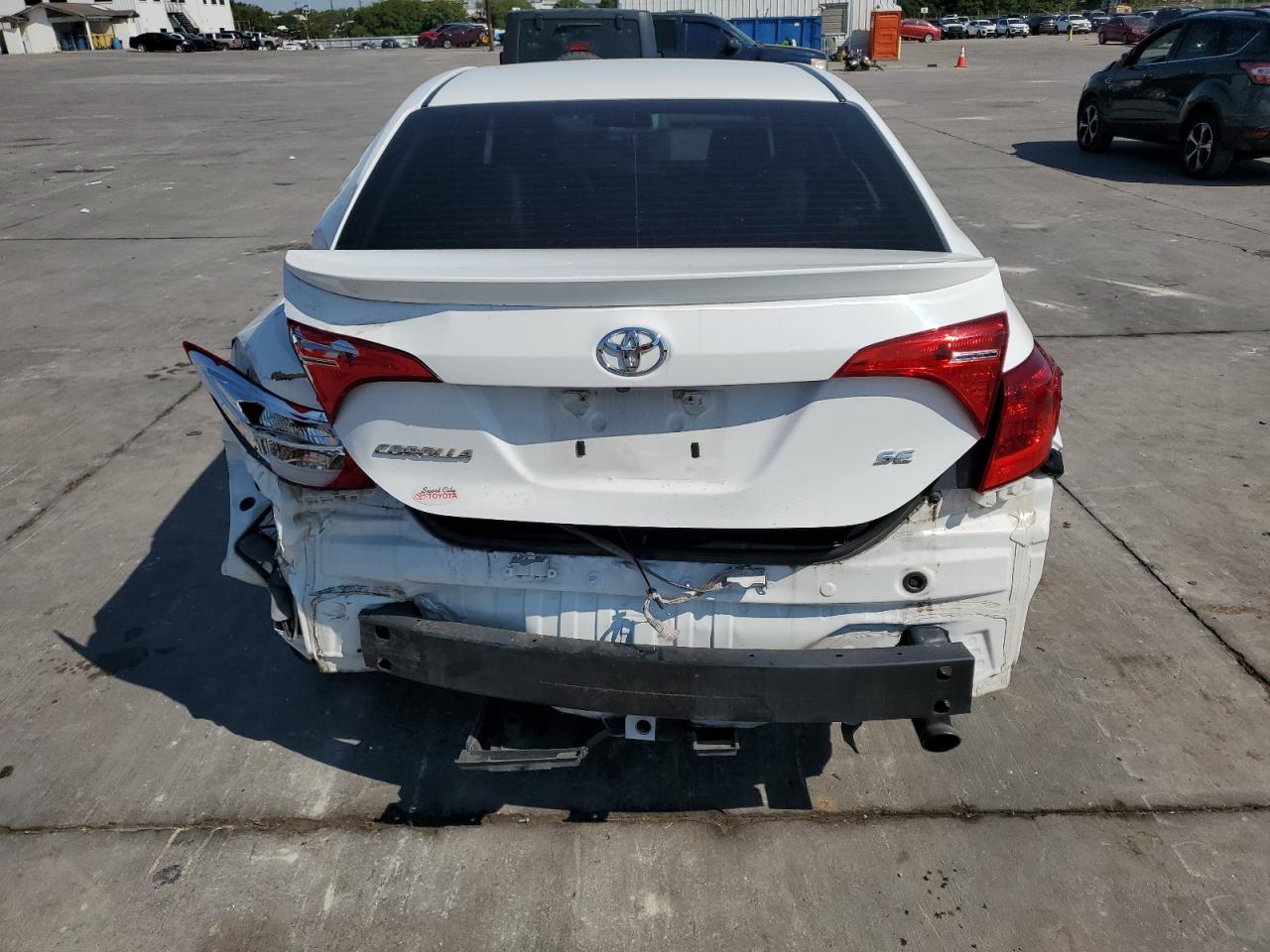 5YFBURHE0JP824881 2018 Toyota Corolla L