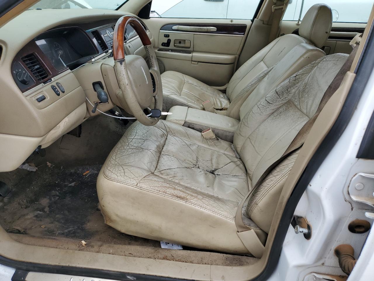 2007 Lincoln Town Car Signature Limited VIN: 1LNHM82V37Y639737 Lot: 69844454