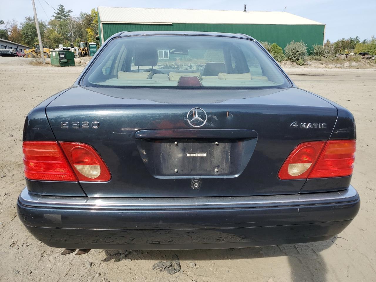 1998 Mercedes-Benz E 320 4Matic VIN: WDBJF82F0WX008102 Lot: 70708074