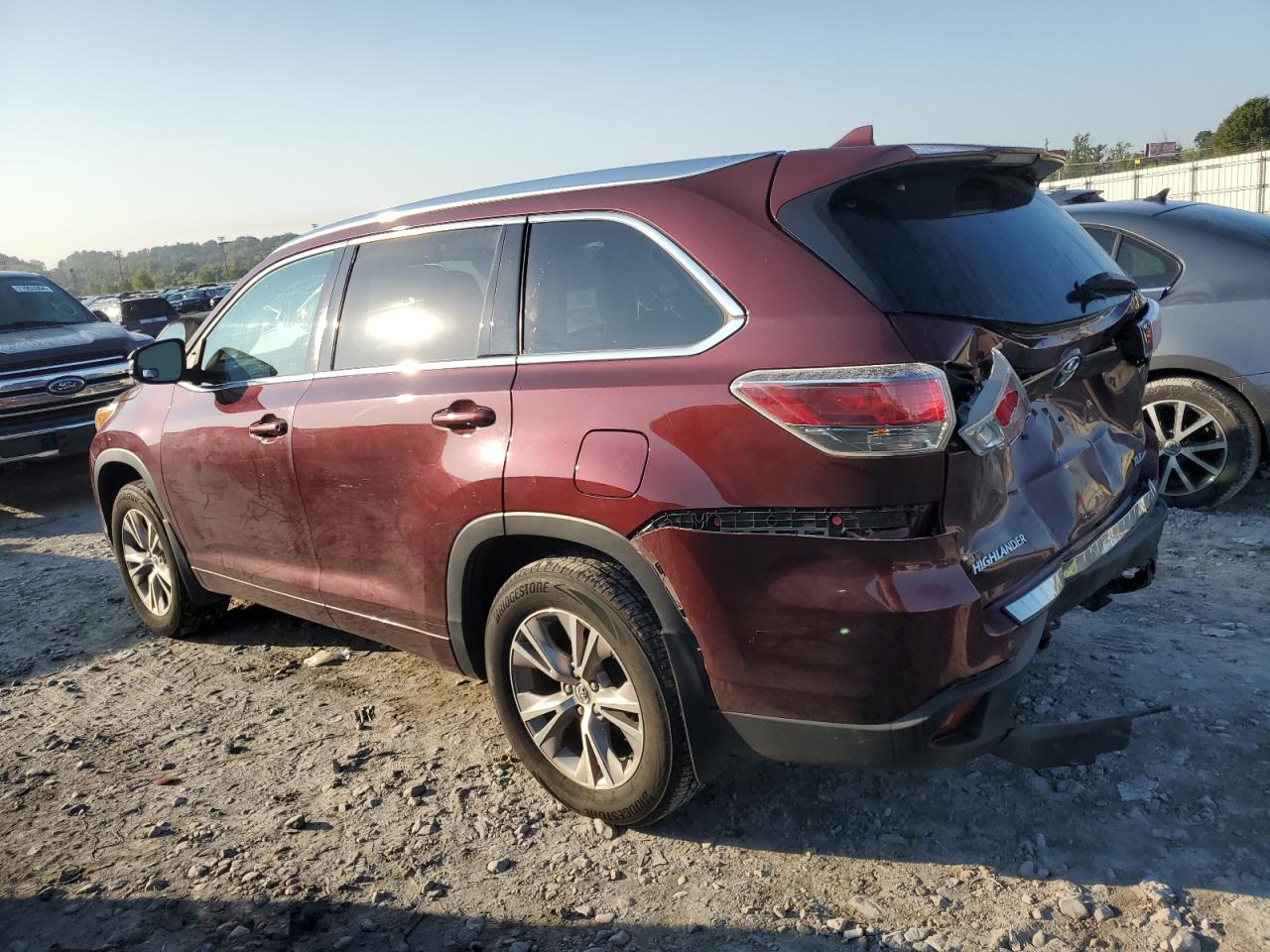 5TDJKRFH6FS136218 2015 TOYOTA HIGHLANDER - Image 2