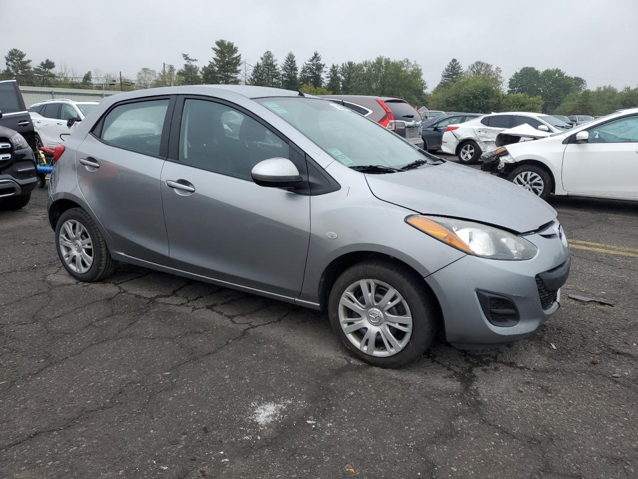 2014 Mazda 2 - Image 4