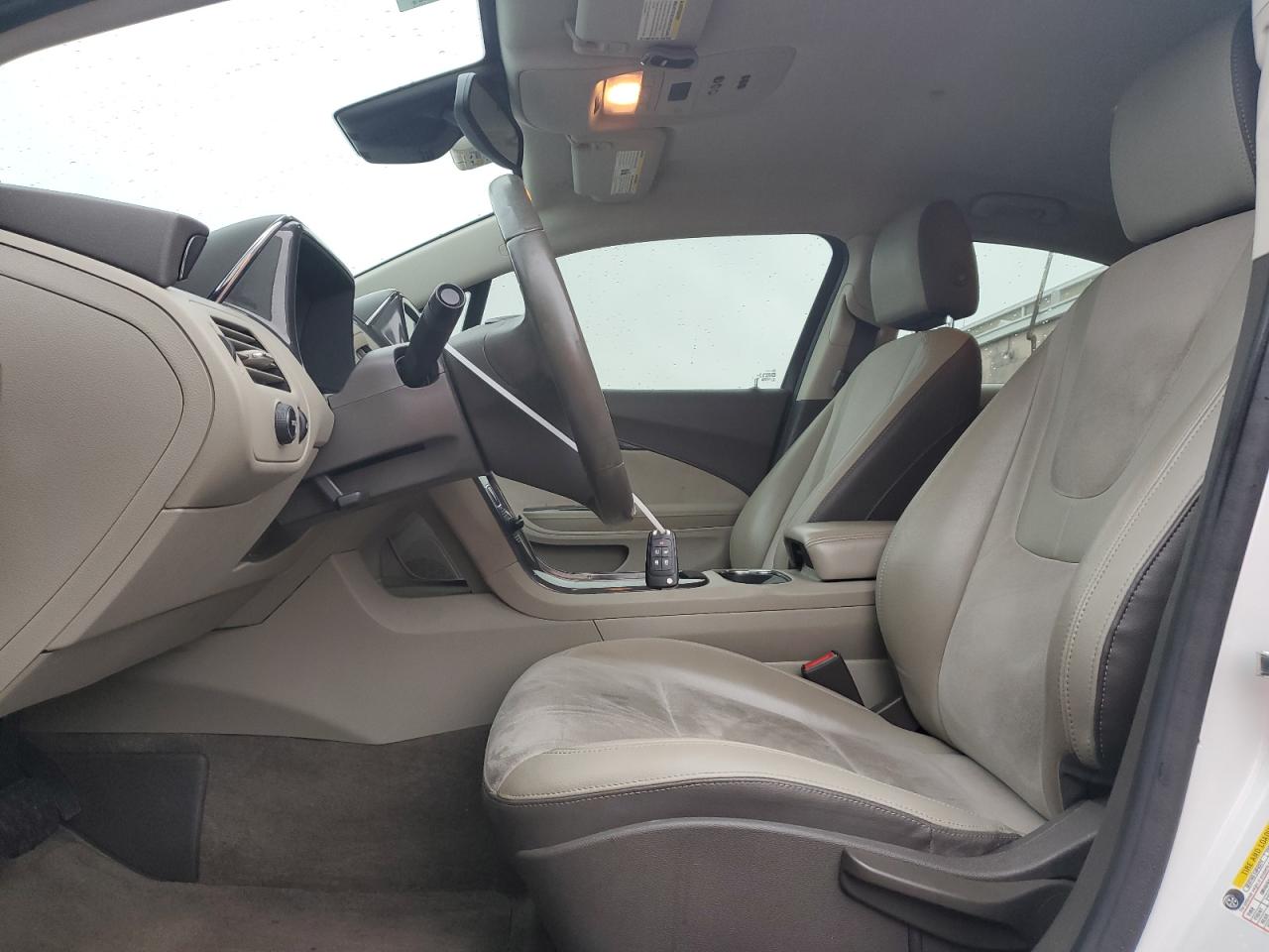 2015 Chevrolet Volt - Image 7