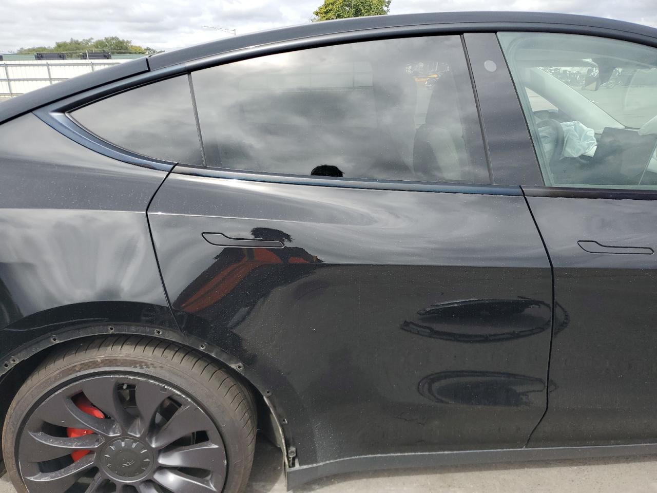 5YJYGDEF4MF139588 2021 Tesla Model Y