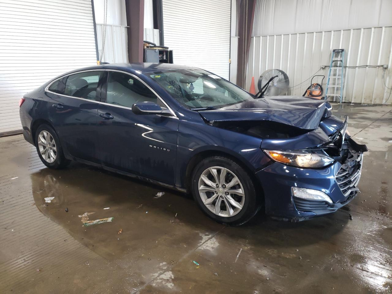 VIN 1G1ZD5ST3KF227515 2019 CHEVROLET MALIBU no.4