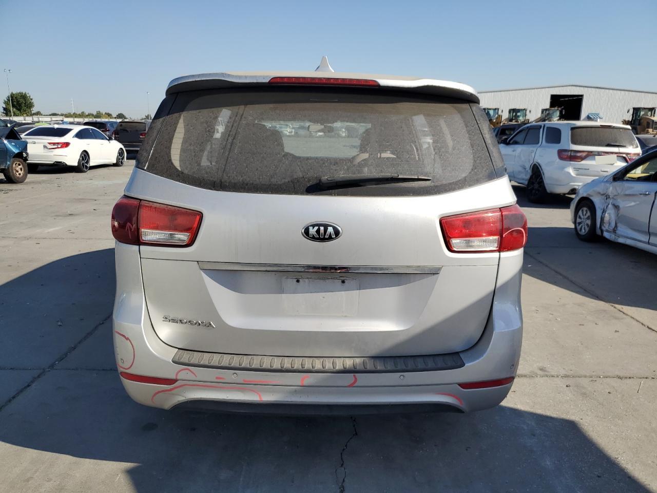 KNDMA5C18F6037948 2015 Kia Sedona L