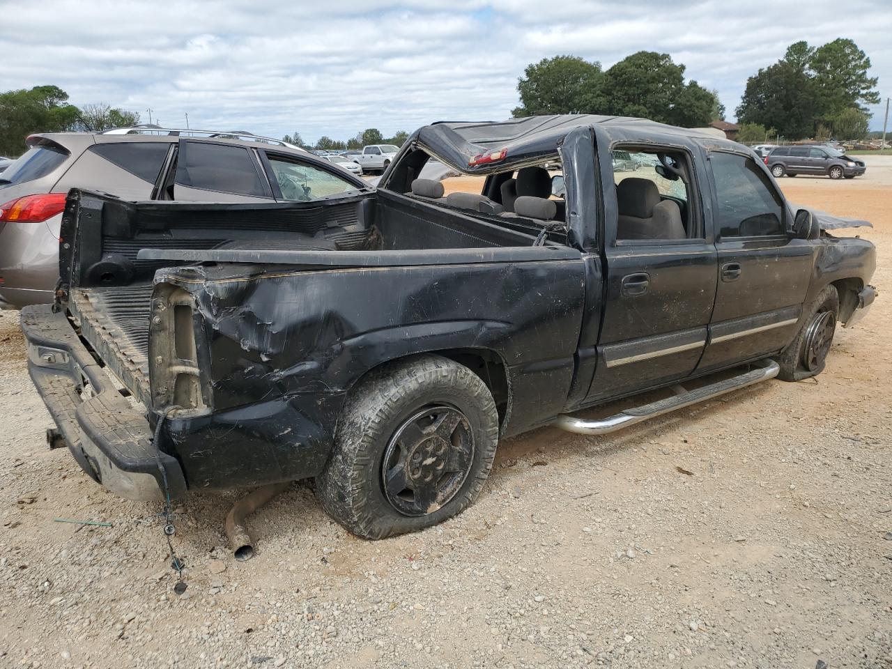 2006 Chevrolet Silverado - Image 3