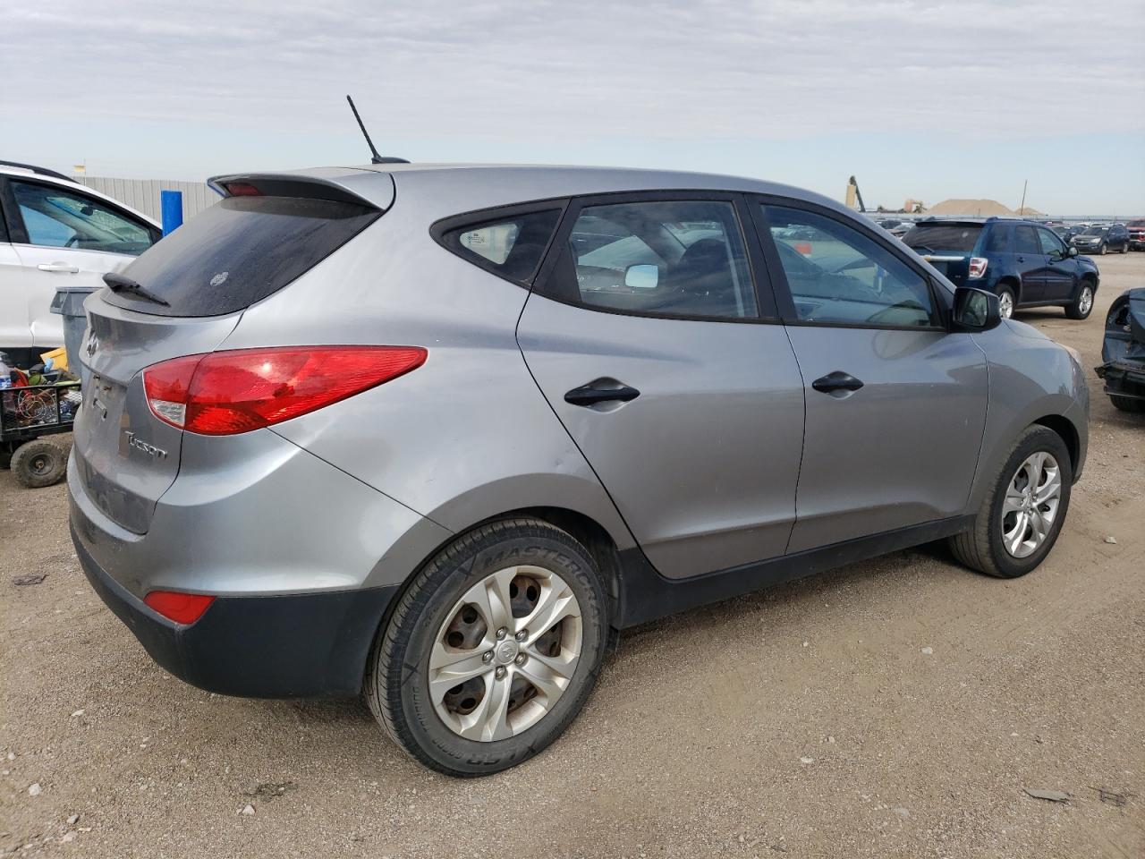 2011 Hyundai Tucson - Image 3