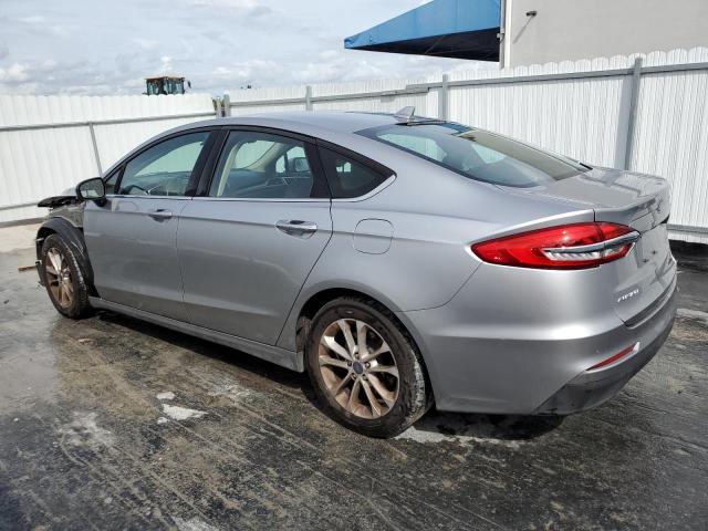 3FA6P0HD9LR109161 Ford Fusion SE 2