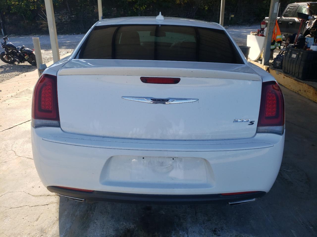 2C3CCABG9KH693917 2019 Chrysler 300 S