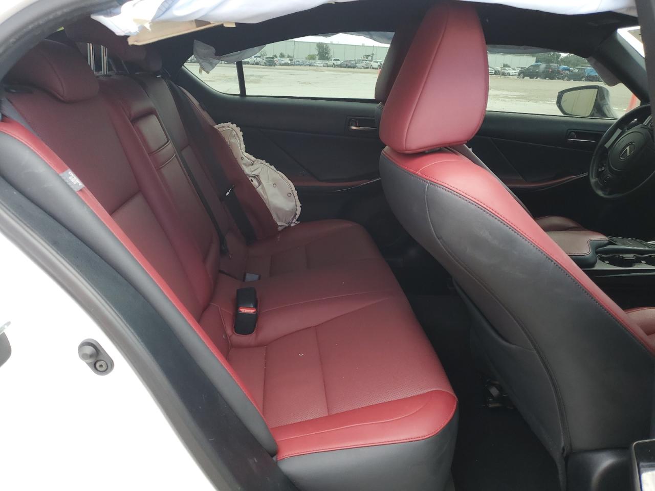 2021 Lexus IS - Image 11