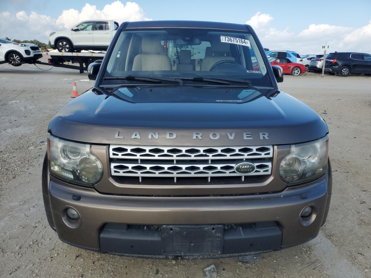 2013 Land Rover LR4 - Image 5