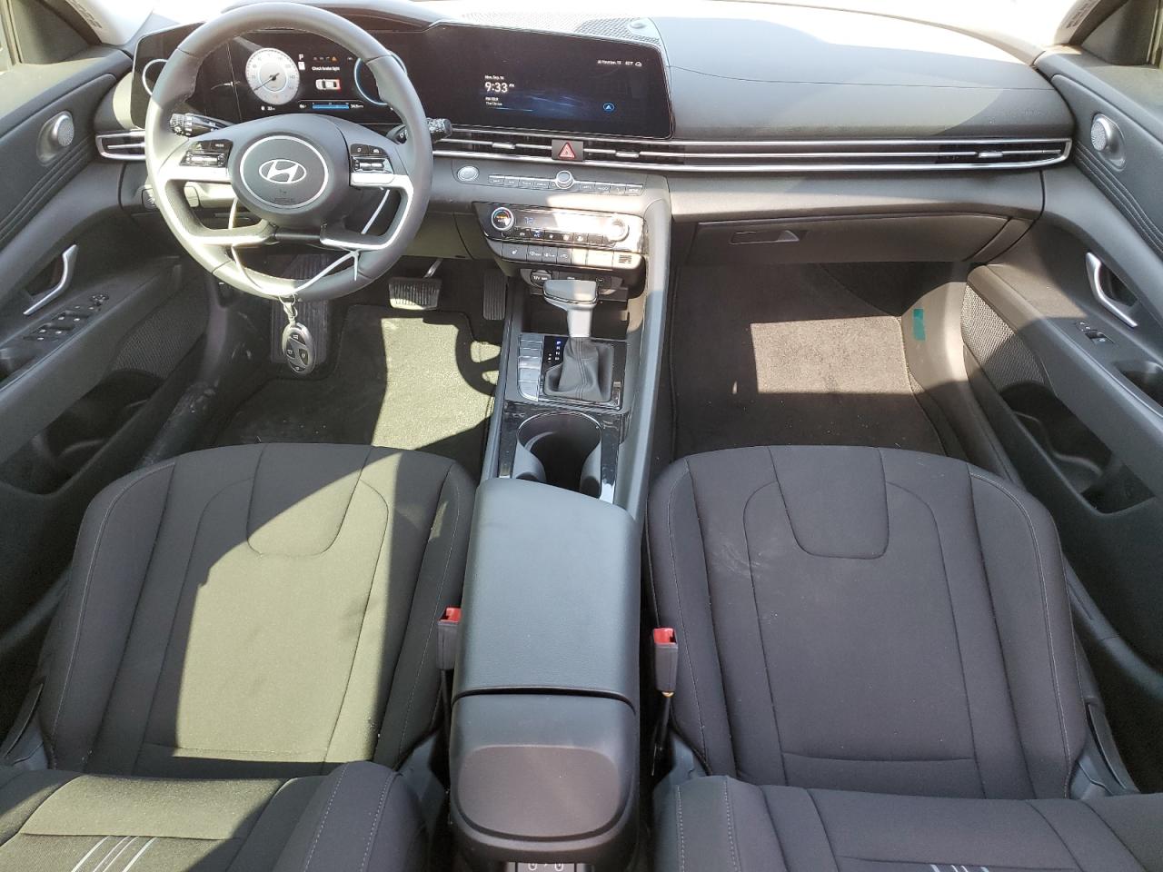 2024 Hyundai Elantra - Image 8