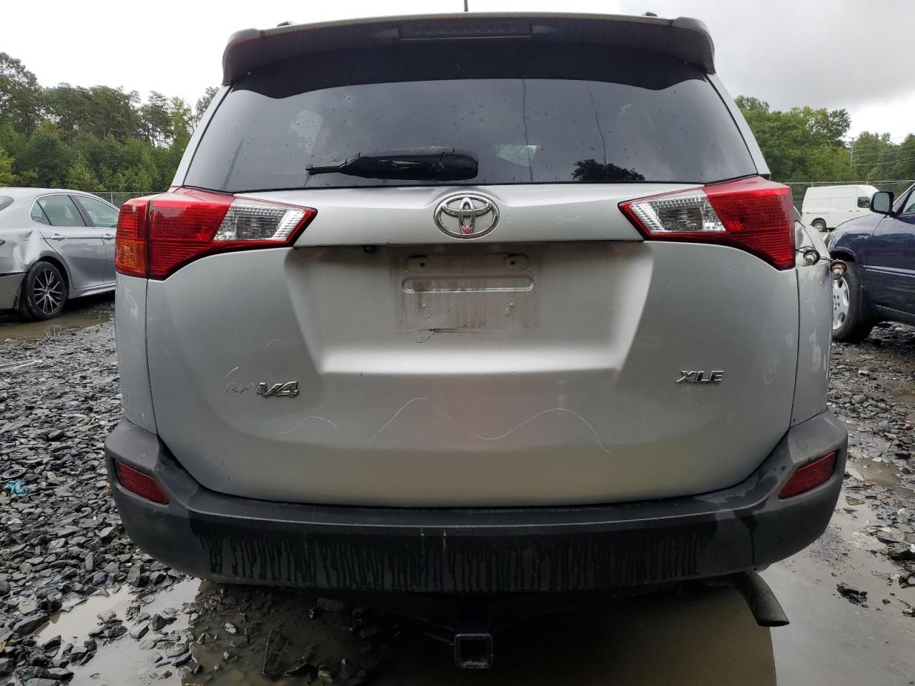 2T3RFREV2FW287540 2015 Toyota Rav4 Xle