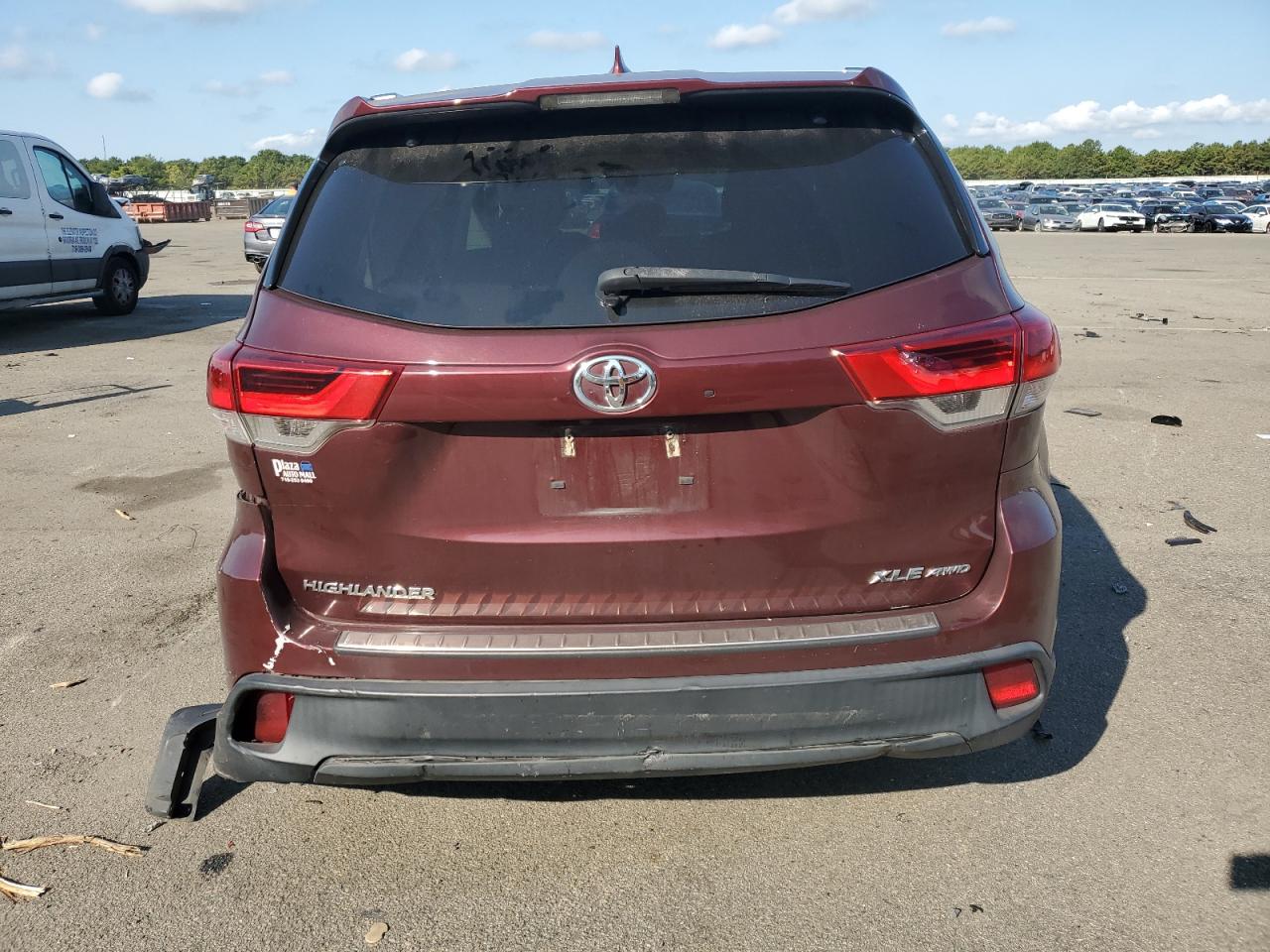 2018 Toyota Highlander Se VIN: 5TDJZRFH2JS854630 Lot: 70744944