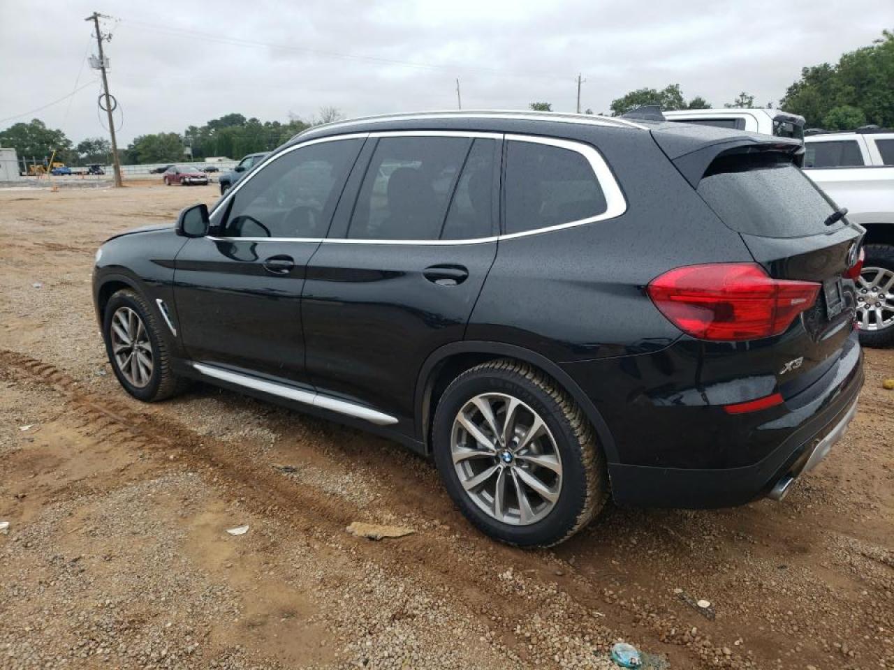 VIN 5UXTR9C5XKLR05490 2019 BMW X3 no.2