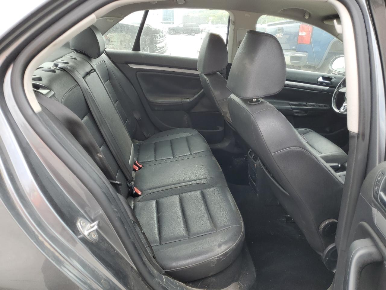 2010 Volkswagen Jetta Limited VIN: 3VWAZ7AJXAM114089 Lot: 67209235