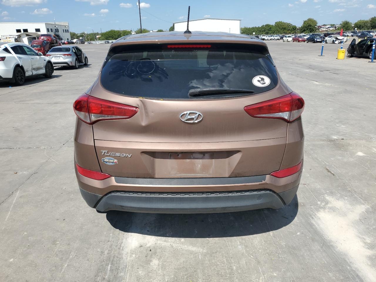 KM8J23A48HU483285 2017 Hyundai Tucson Se