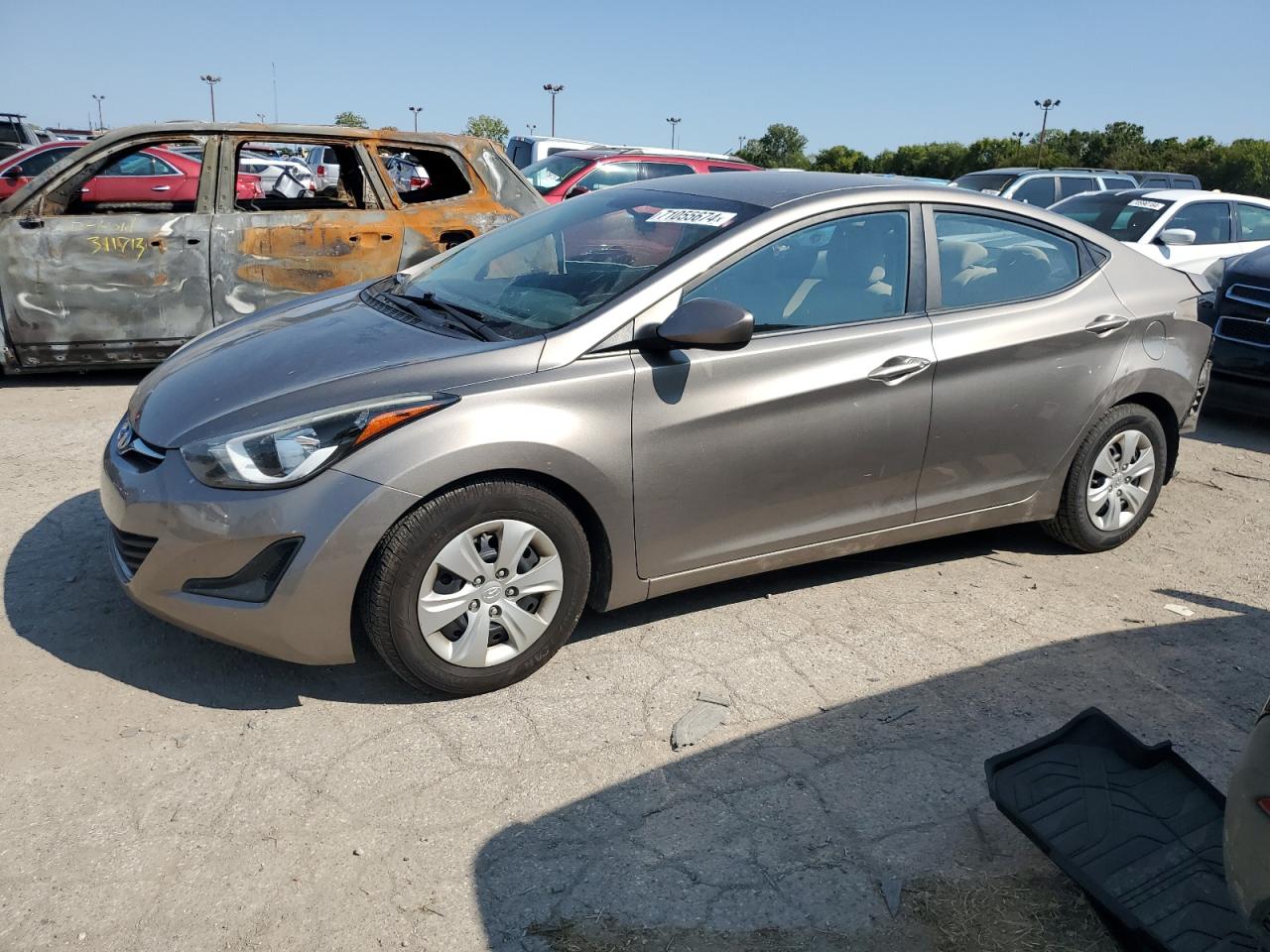 5NPDH4AE5GH749045 2016 HYUNDAI ELANTRA - Image 1