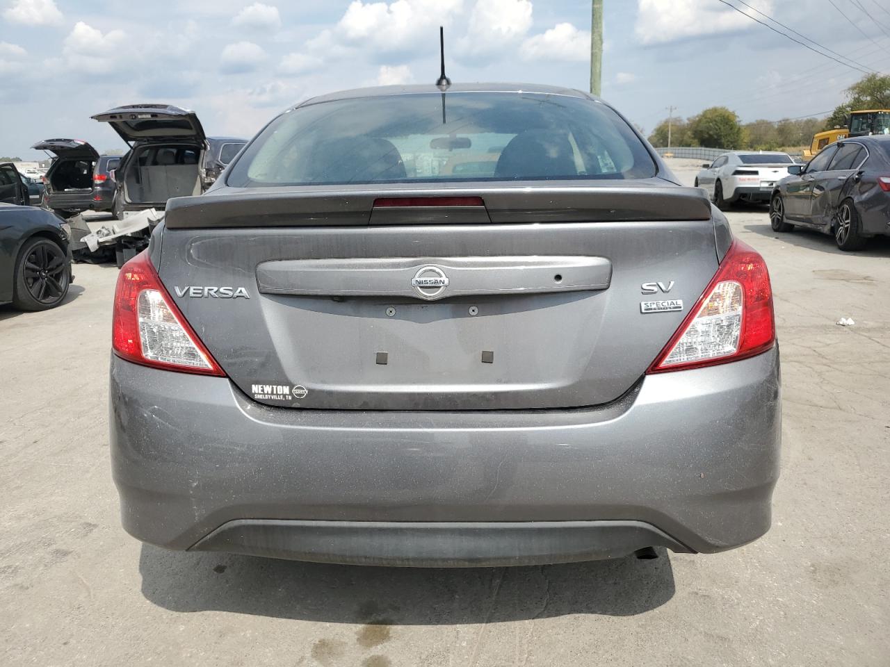 2018 Nissan Versa S VIN: 3N1CN7AP7JL824829 Lot: 71801254