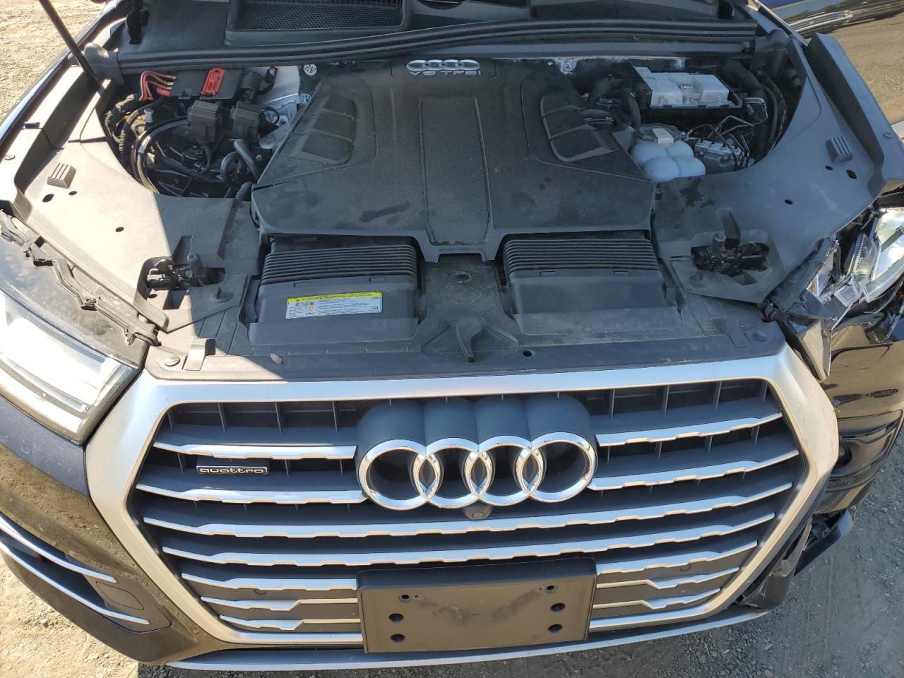 WA1LAAF76JD045422 2018 Audi Q7 Premium Plus