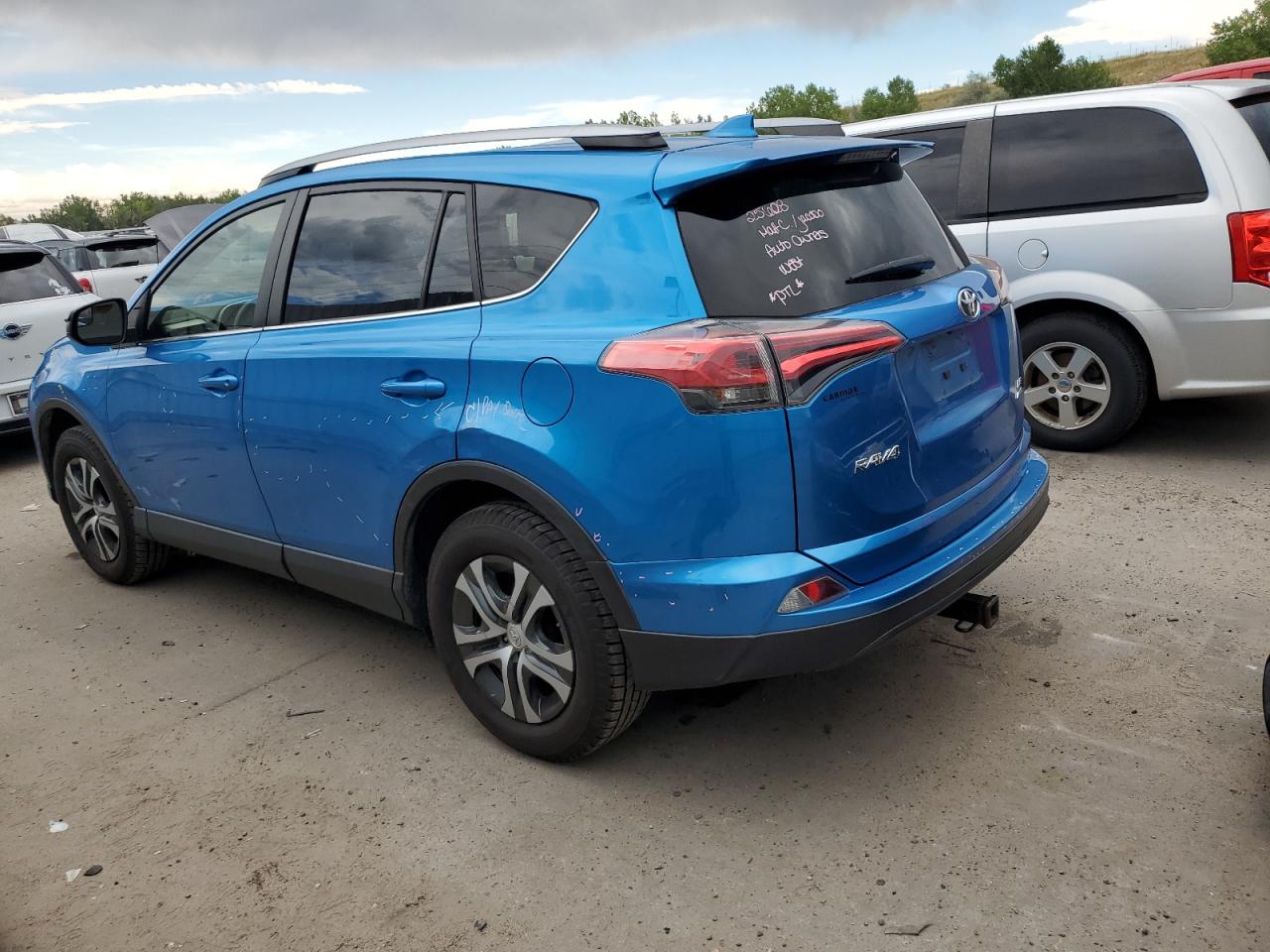 JTMBFREV5HD204328 2017 TOYOTA RAV 4 - Image 2