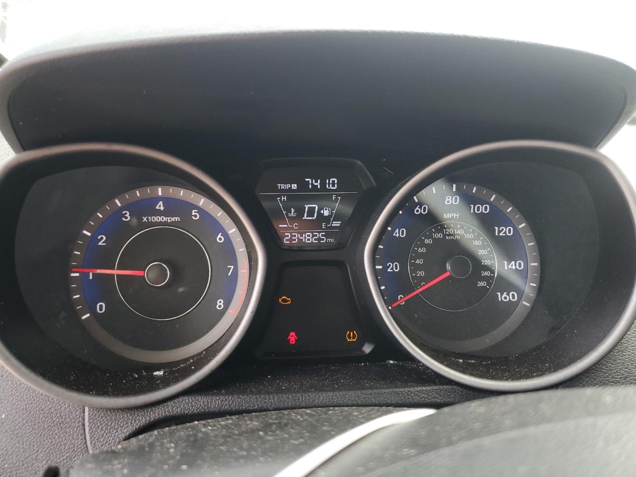 2015 Hyundai Elantra - Image 9