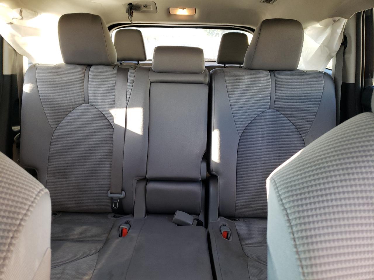 2020 Toyota Highlander - Image 10