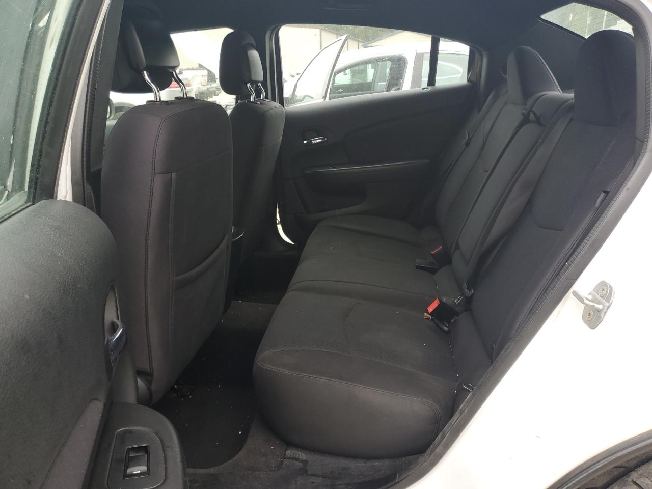 2013 Chrysler 200 - Image 10