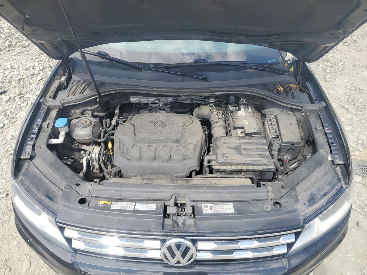 3VV0B7AX9JM070272 2018 Volkswagen Tiguan S