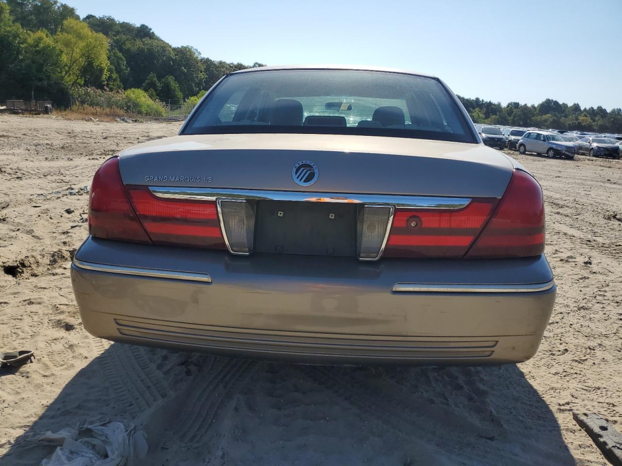 2003 Mercury Grand Marquis Gs VIN: 2MEFM74WX3X658211 Lot: 70834424