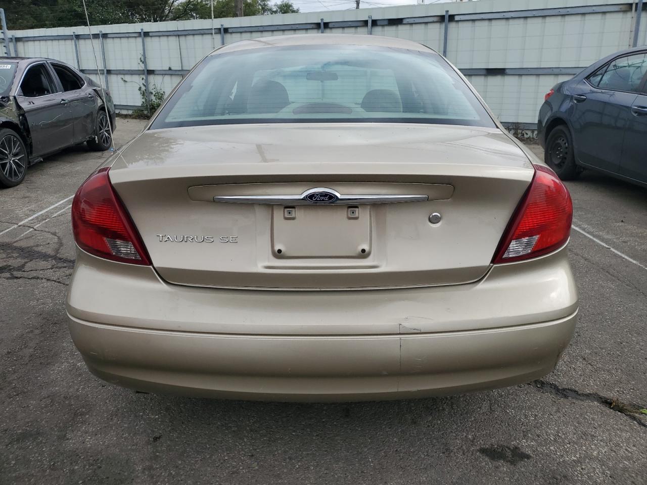 2000 Ford Taurus Se VIN: 1FAFP53U8YG154465 Lot: 73703804