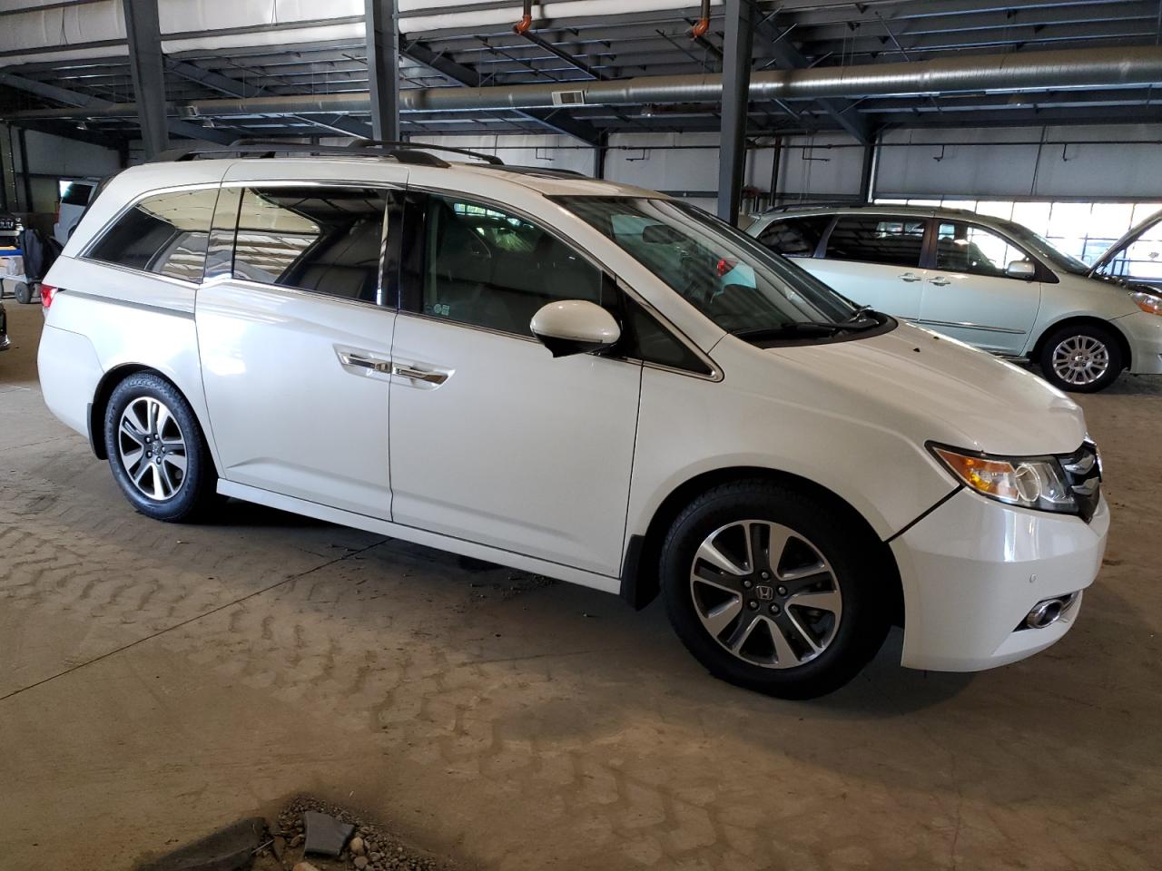 2014 Honda Odyssey - Image 4