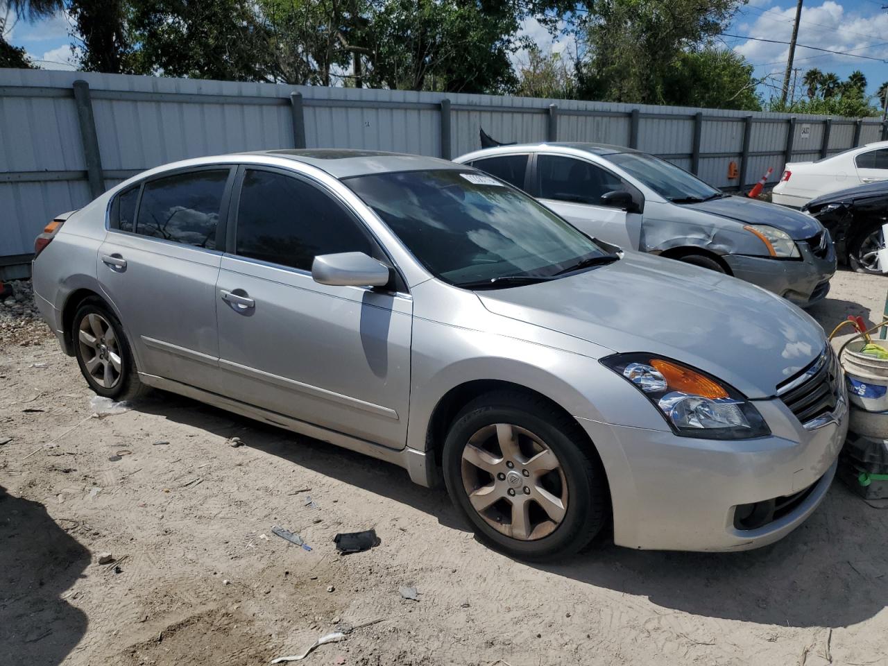 2009 Nissan Altima - Image 4