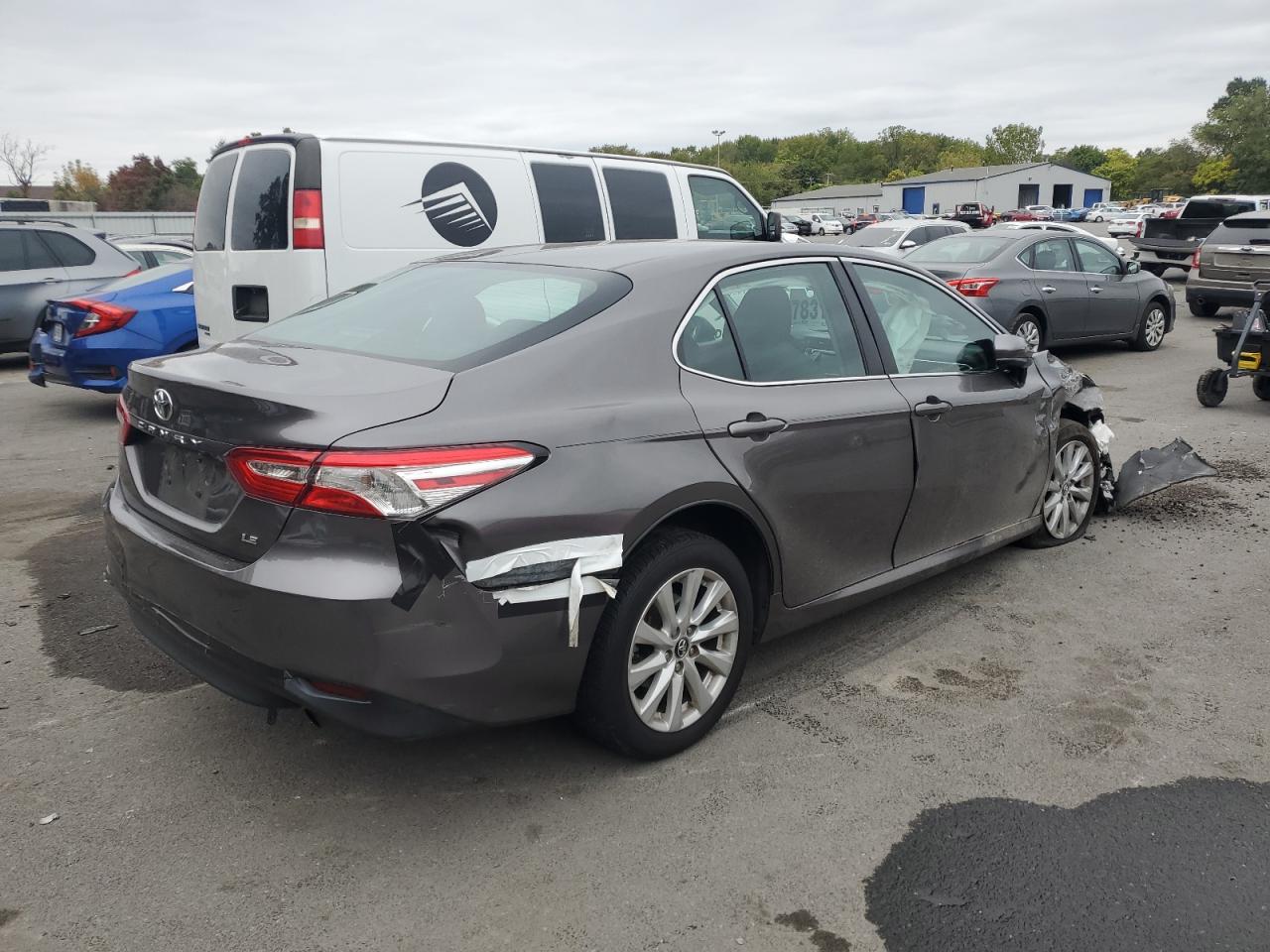 VIN 4T1B11HK4JU651834 2018 TOYOTA CAMRY no.3